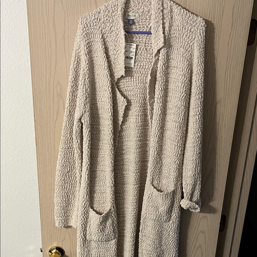 Elegant Cream Textured Cardigan